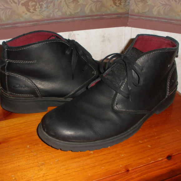 clarks black chukka